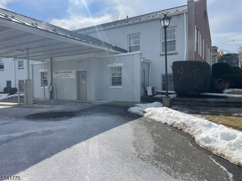 Newton Town, NJ 07860,29 Trinity St