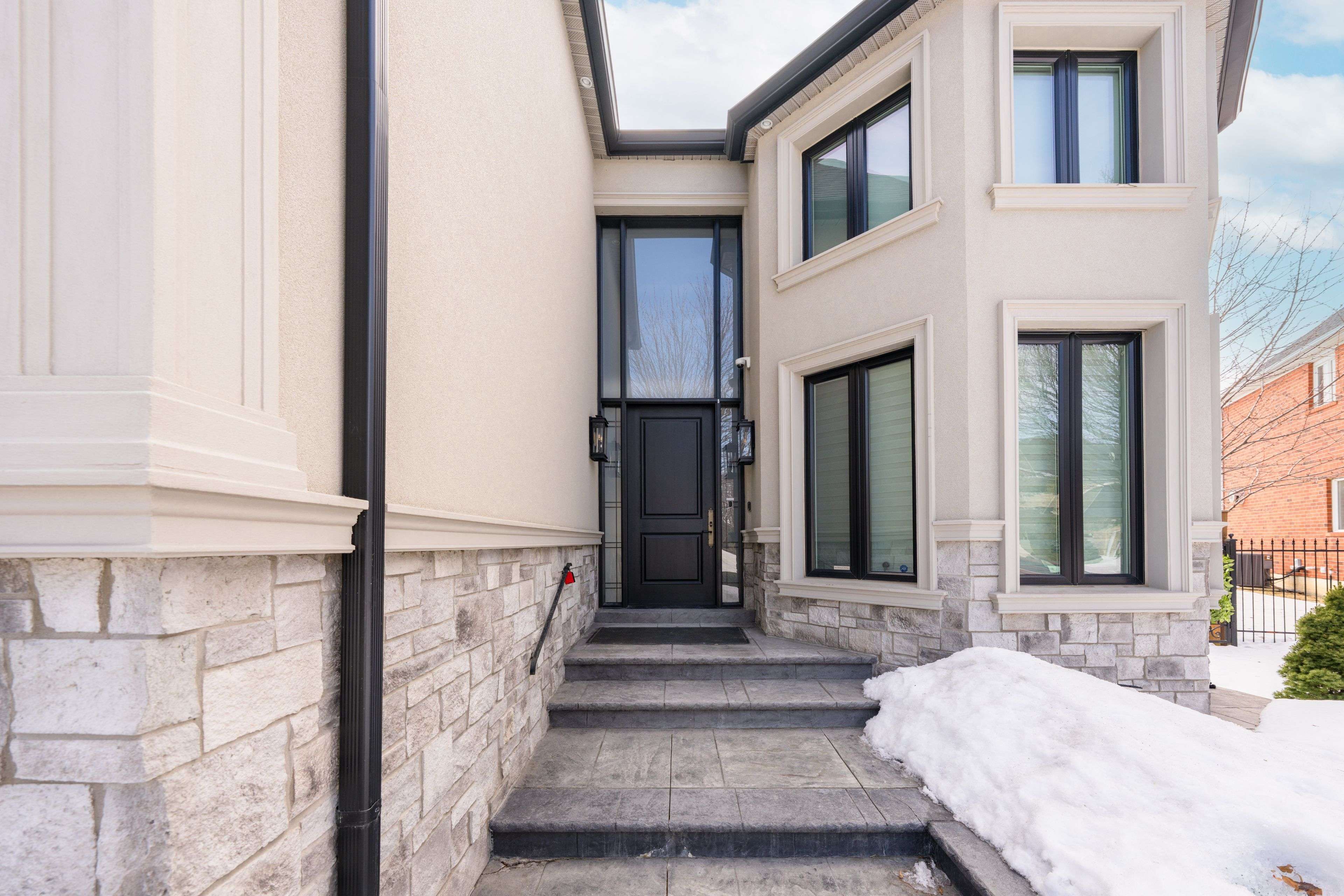 Mississauga, ON L5M 6G9,5380 Vail CT