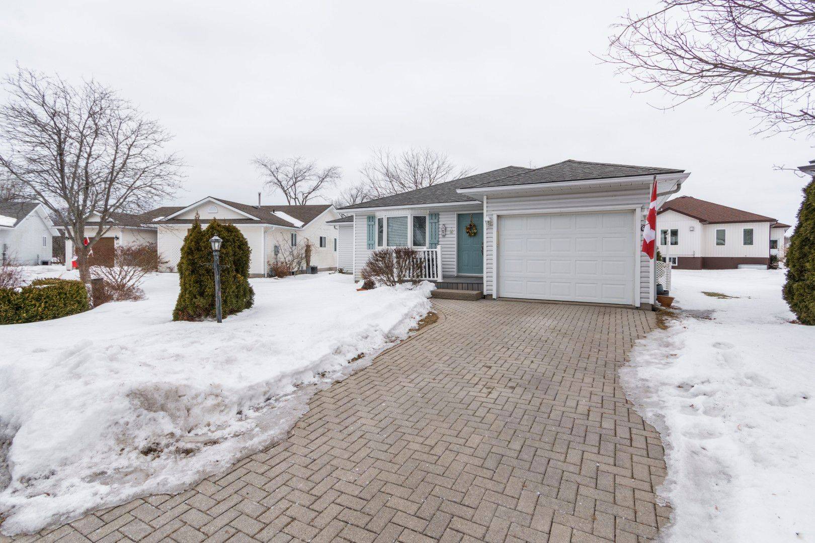 Prince Edward County, ON K0K 3L0,67 Sandbanks CT