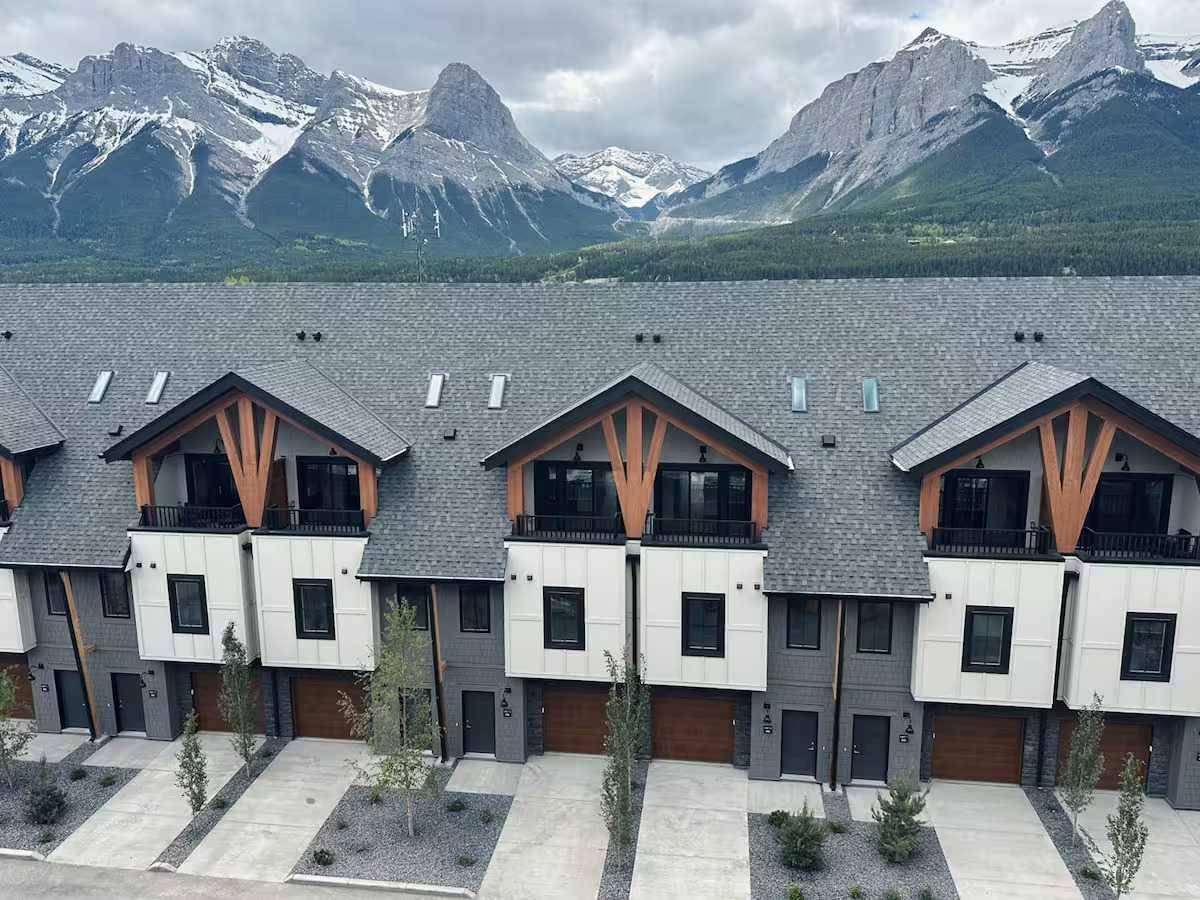 Canmore, AB T2W 2W1,1717 Mountain AVE #3