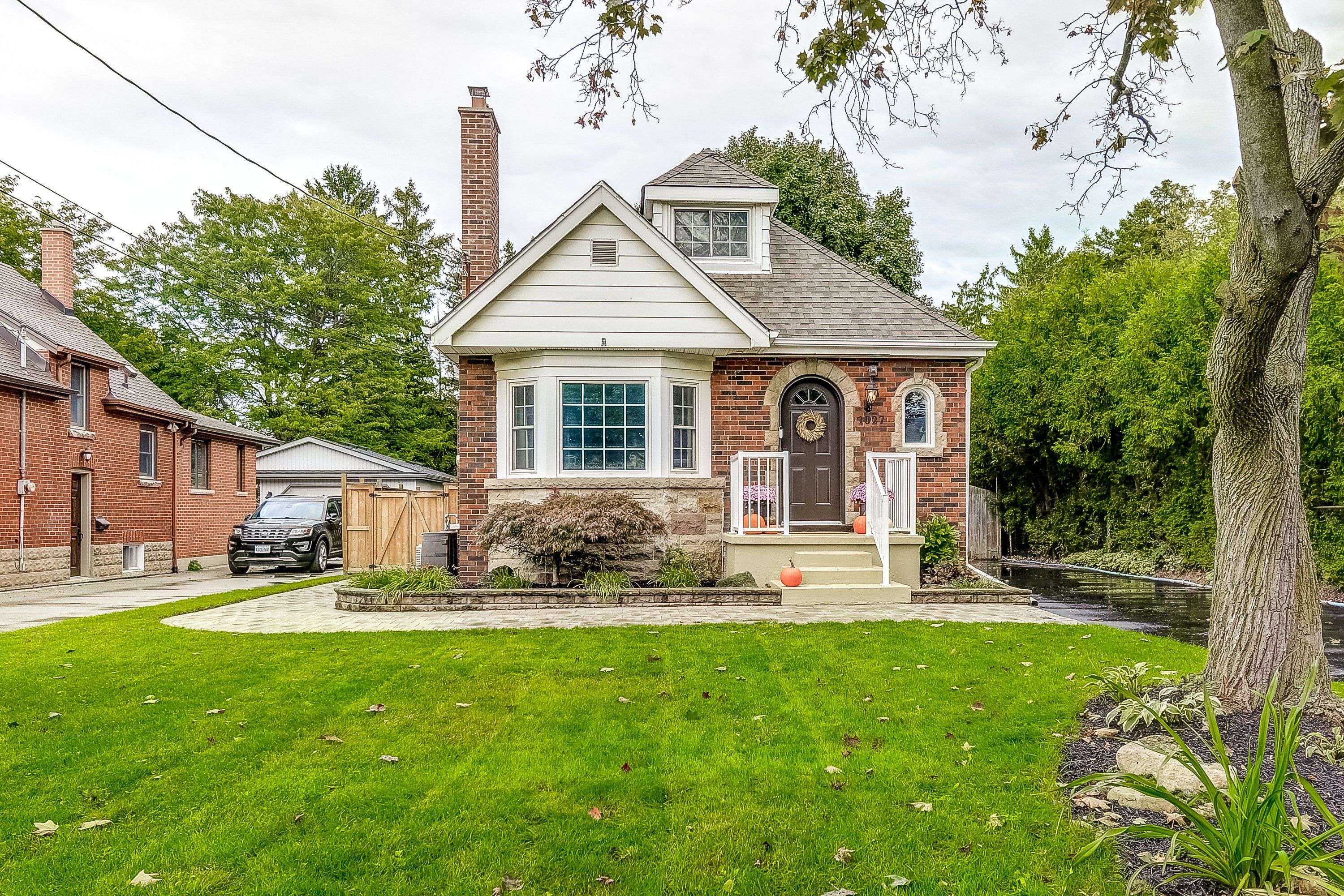 Burlington, ON L7T 3J4,1027 Cedarwood PL