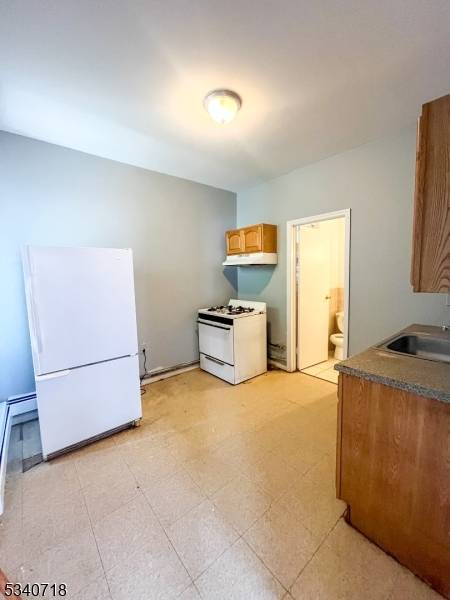Irvington Twp., NJ 07111,341 16th Ave #2R