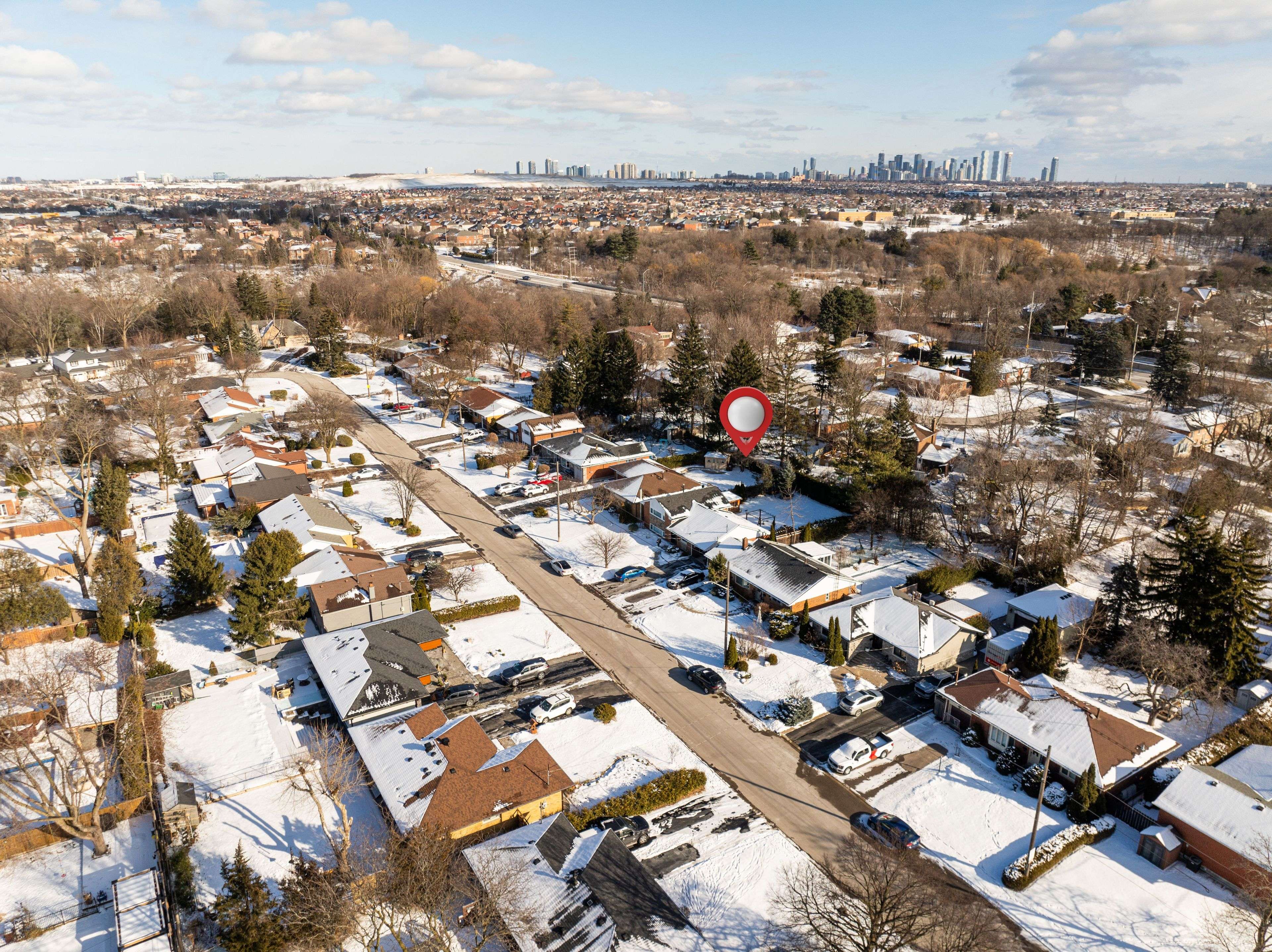 Mississauga, ON L5N 1G4,9 Suburban DR