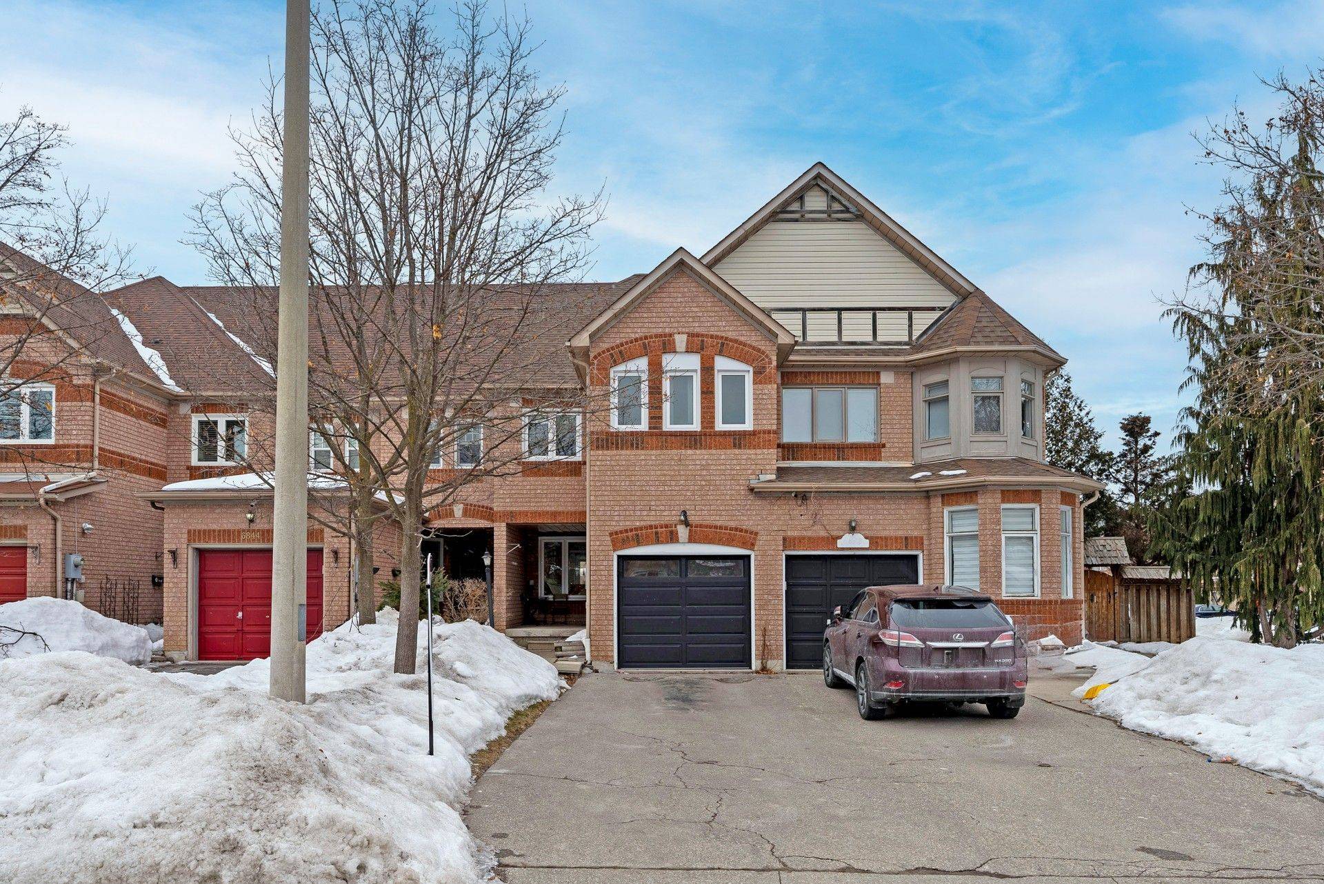 Mississauga, ON L5N 7H6,6846 Apex CT