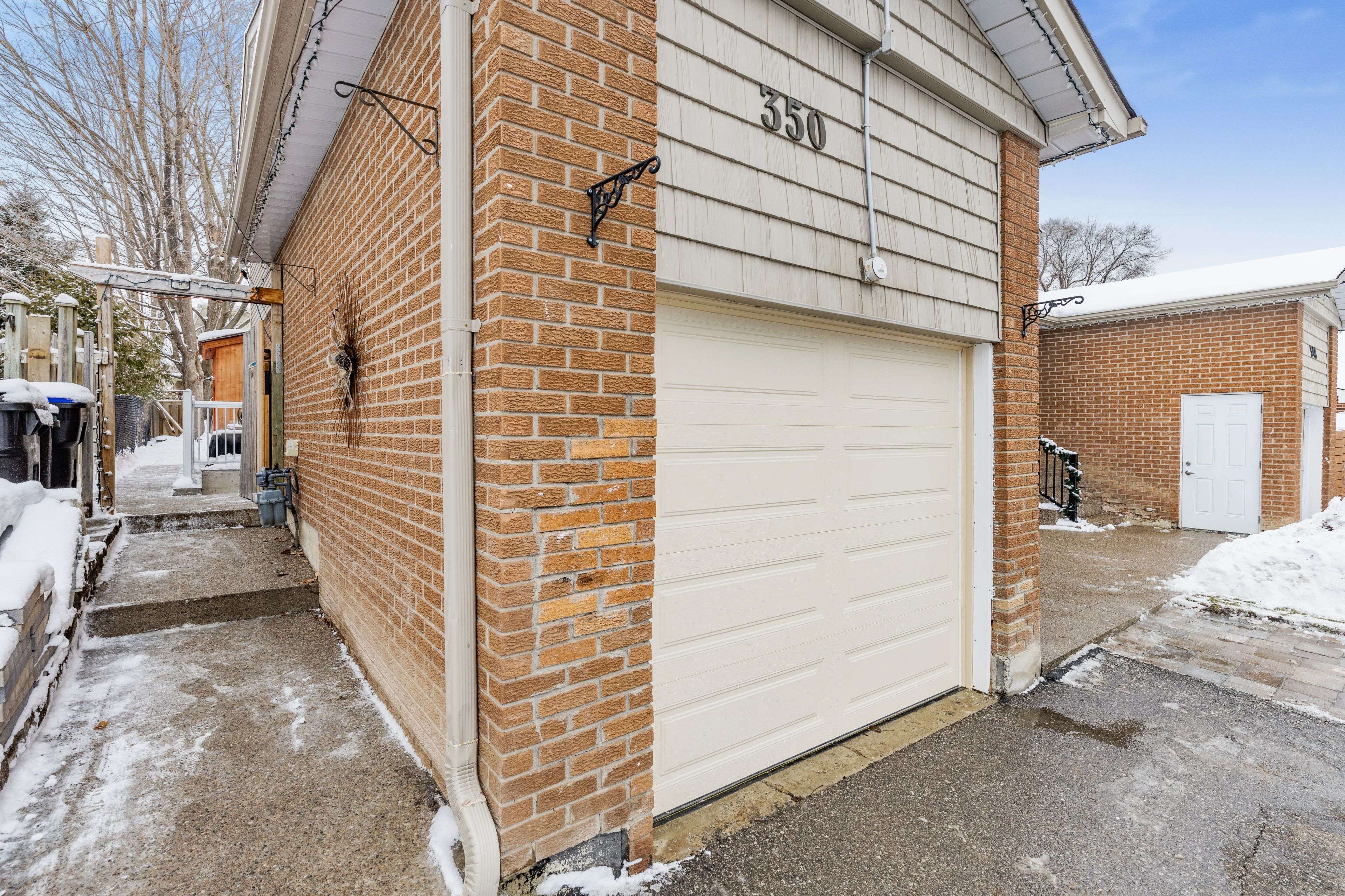 Bradford West Gwillimbury, ON L3Z 1V7,350 Maplegrove AVE #Basement