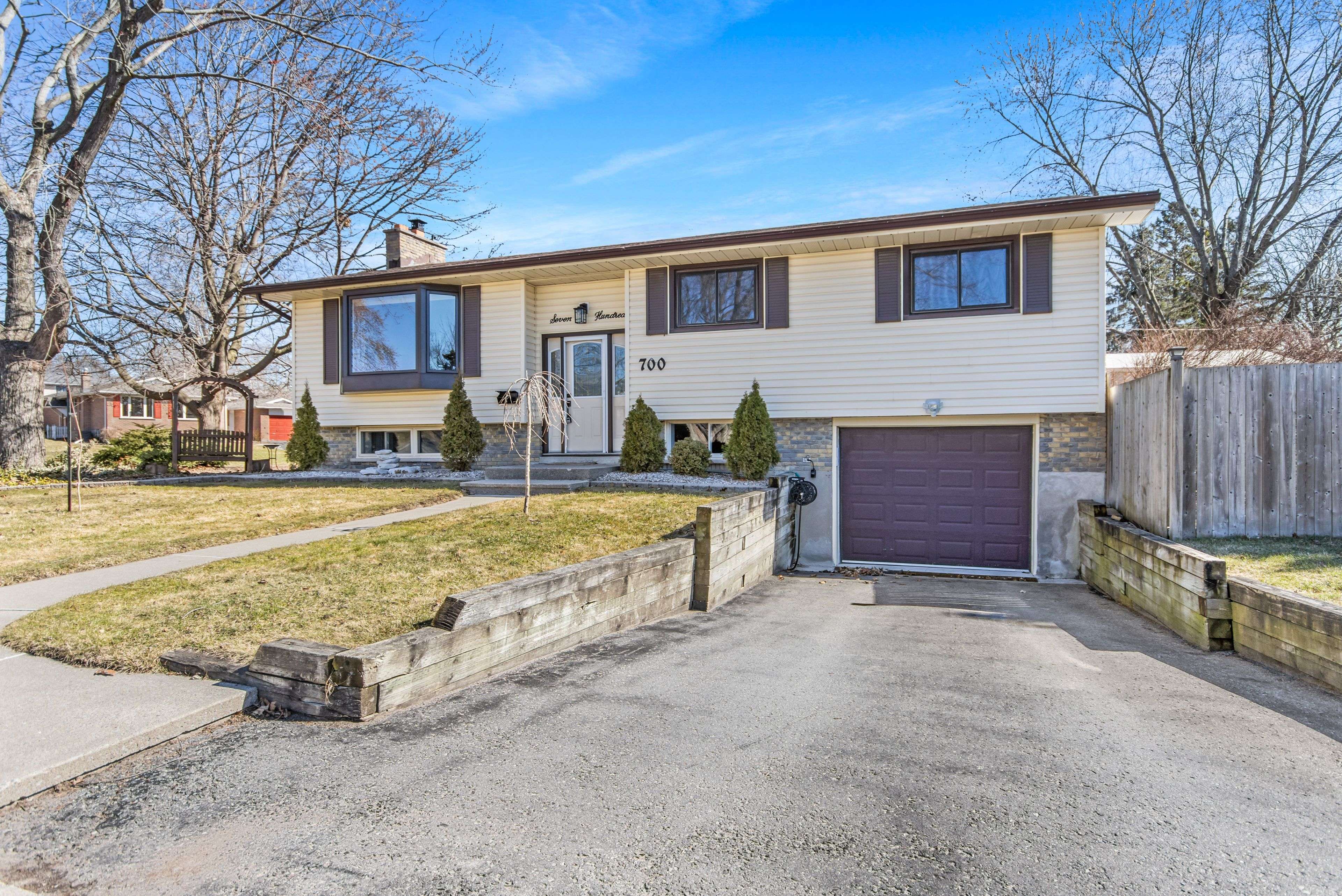 Kingston, ON K7M 5M4,700 LAIDLAW CRES