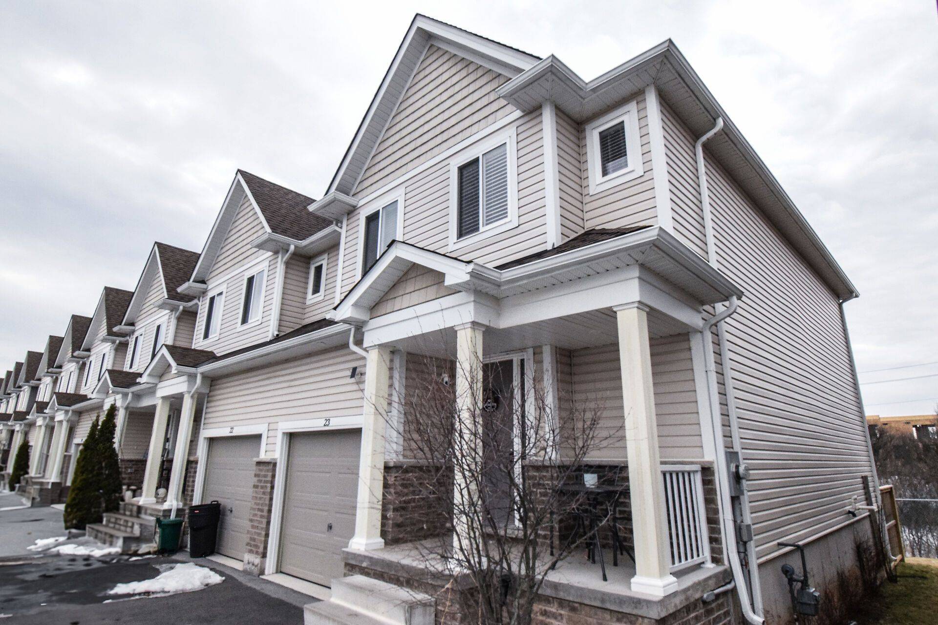 St. Catharines, ON L2P 3M8,60 Canterbury DR #23