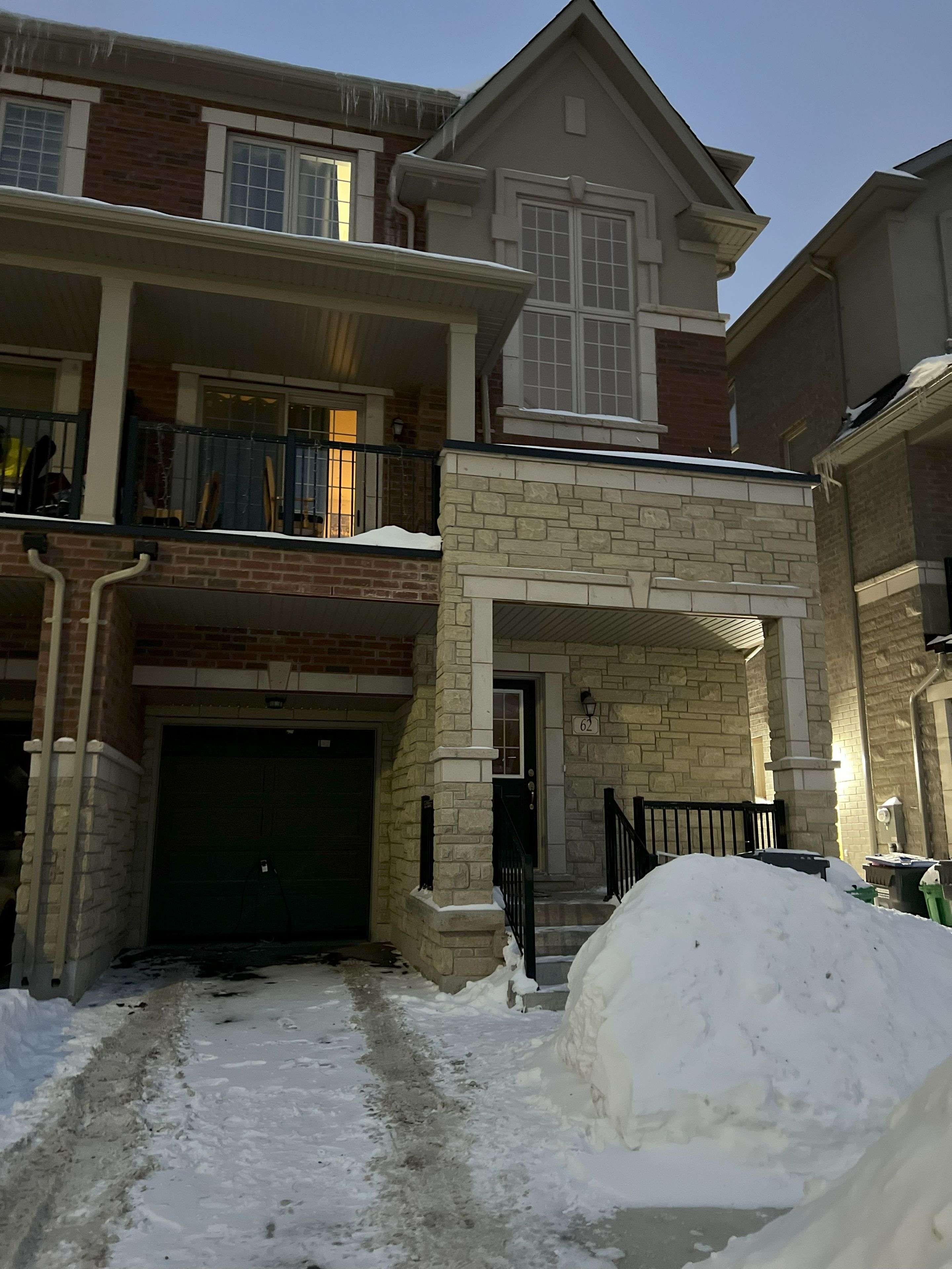 Brampton, ON L6Y 6K1,62 Hashmi PL