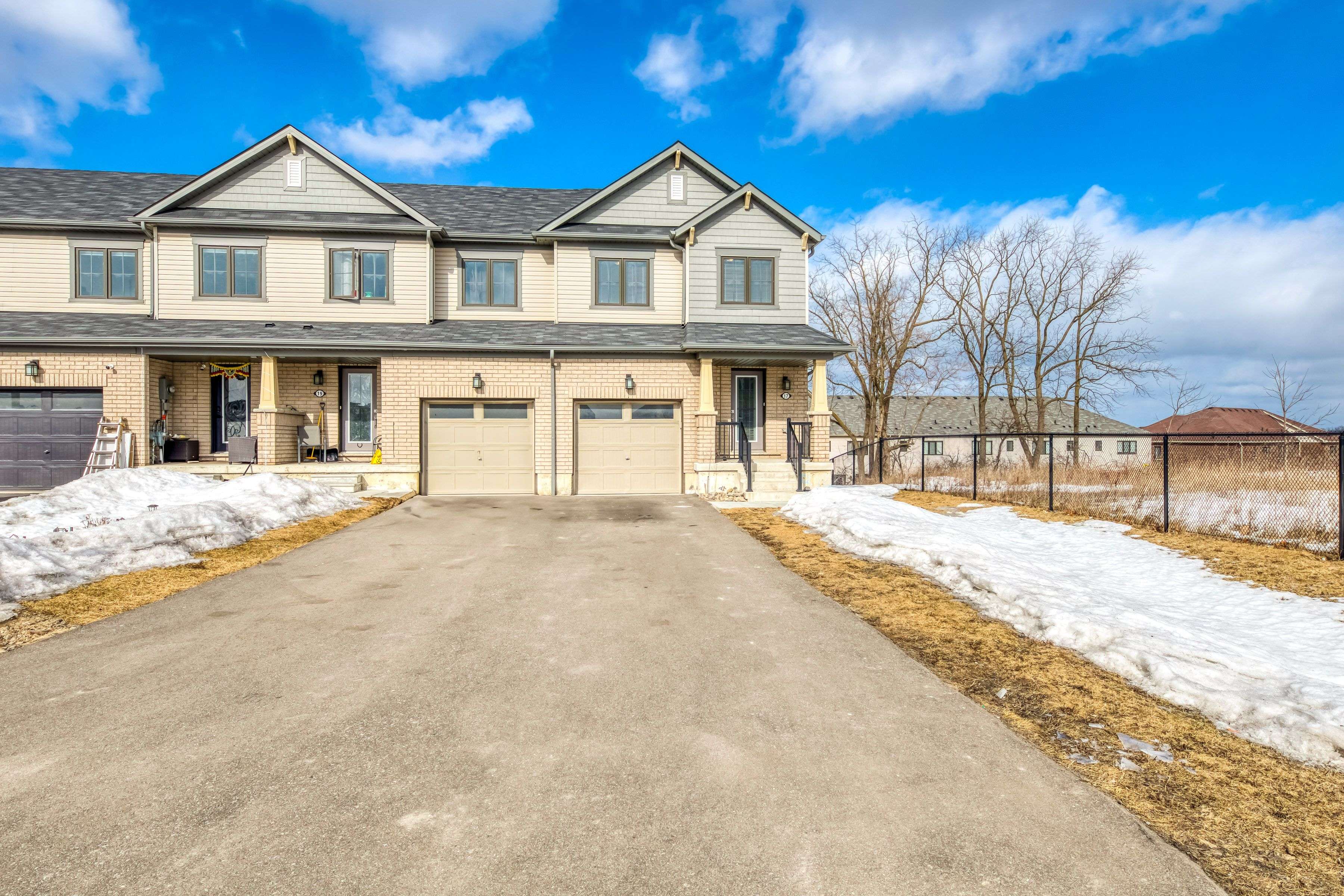 Hamilton, ON L8J 0H7,17 Allcroft CT #Lower