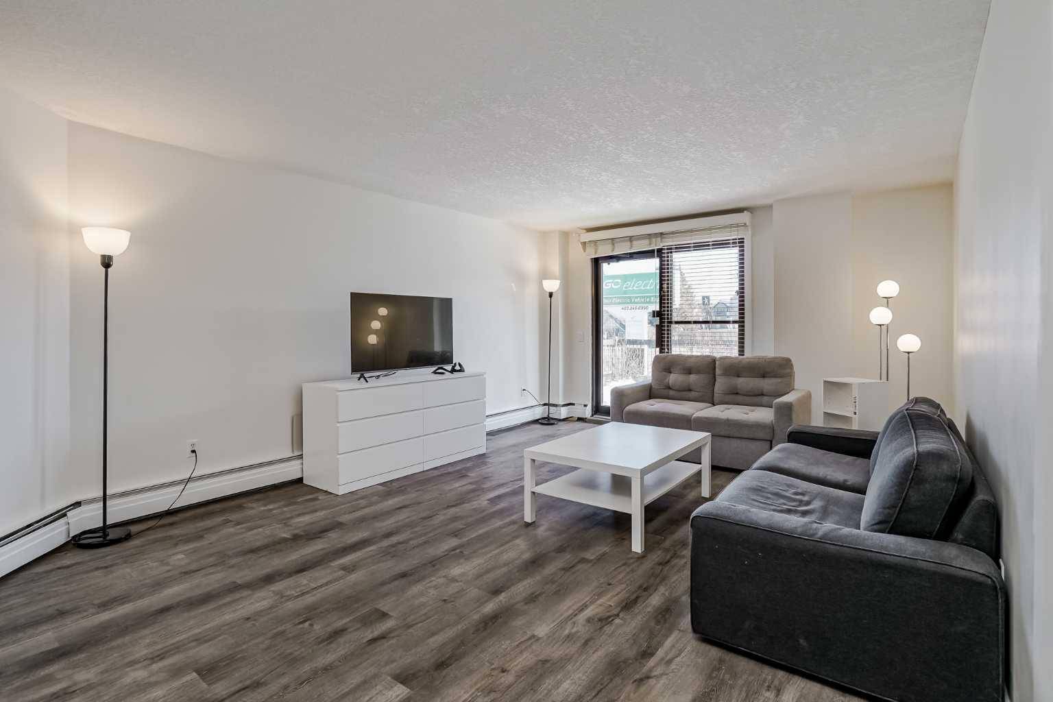 Calgary, AB T3E1Y5,1900 25A ST SW #104