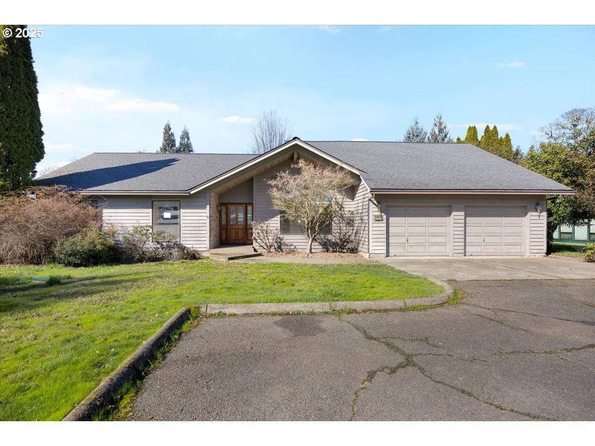 Roseburg, OR 97471,254 BOARDWALK WAY