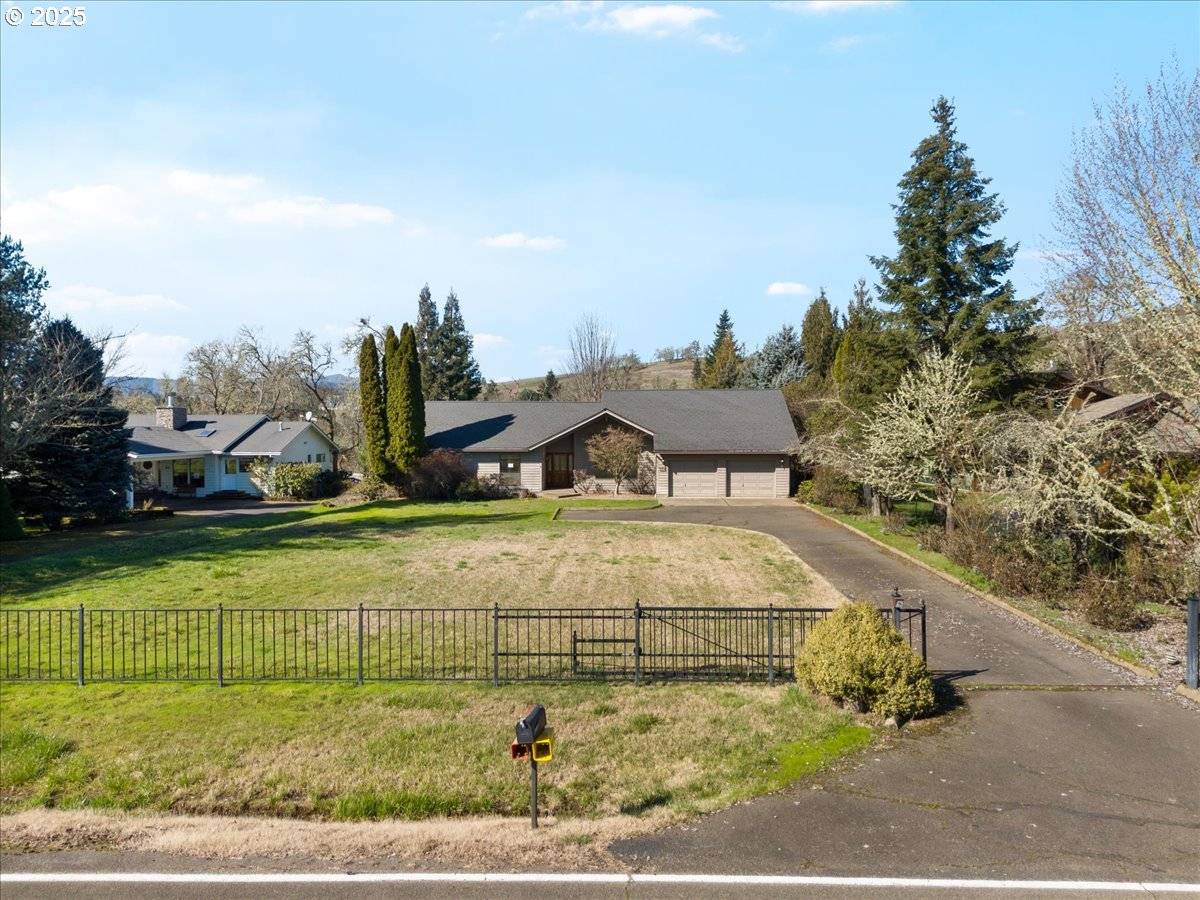 Roseburg, OR 97471,254 BOARDWALK WAY