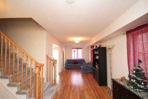 Brampton, ON L6X 0K4,73 Roundstone DR