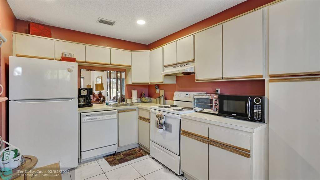 Fort Lauderdale, FL 33351,4979 NW 82nd Ave #705