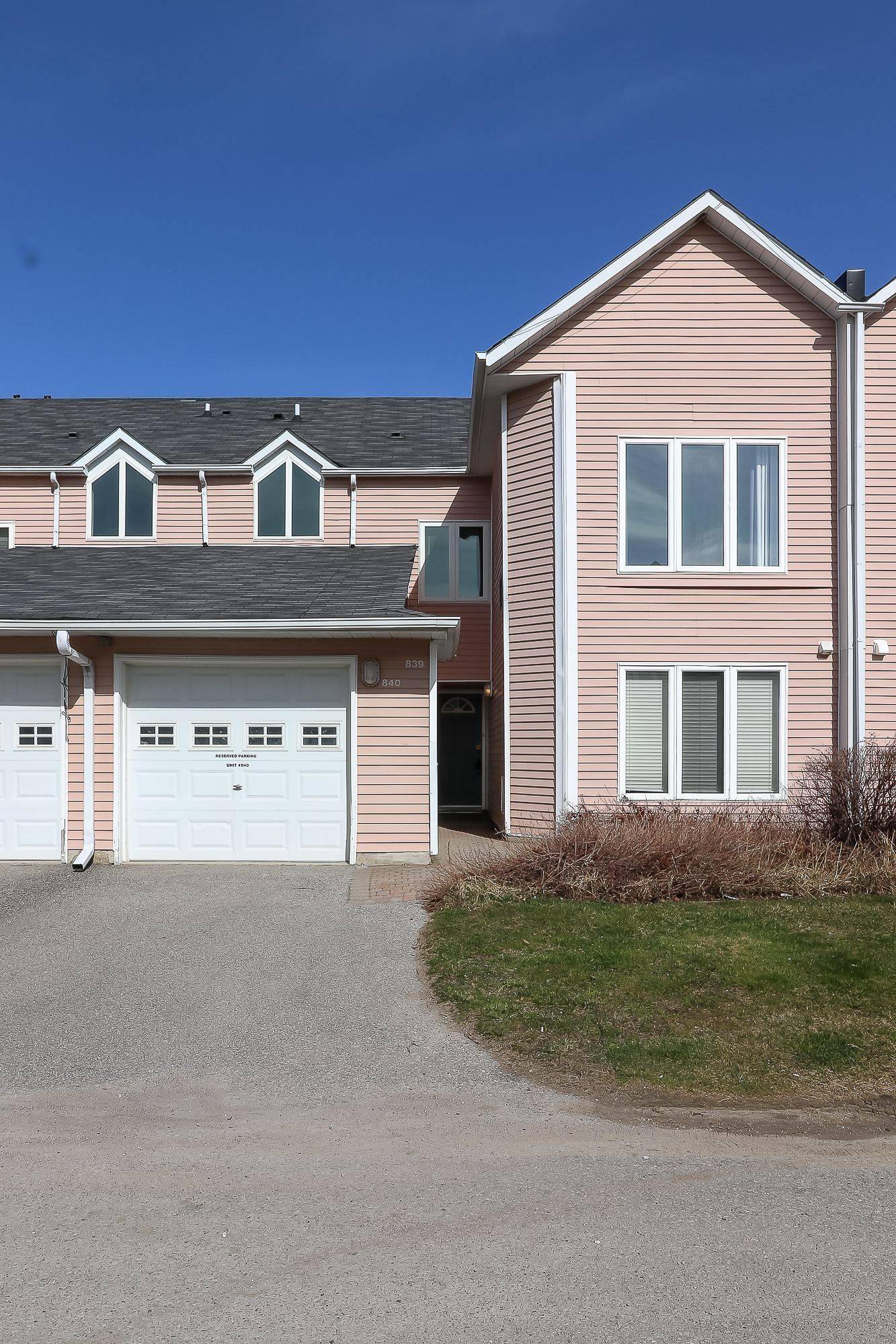 Collingwood, ON L9Y 5B4,34 DAWSON DR #840