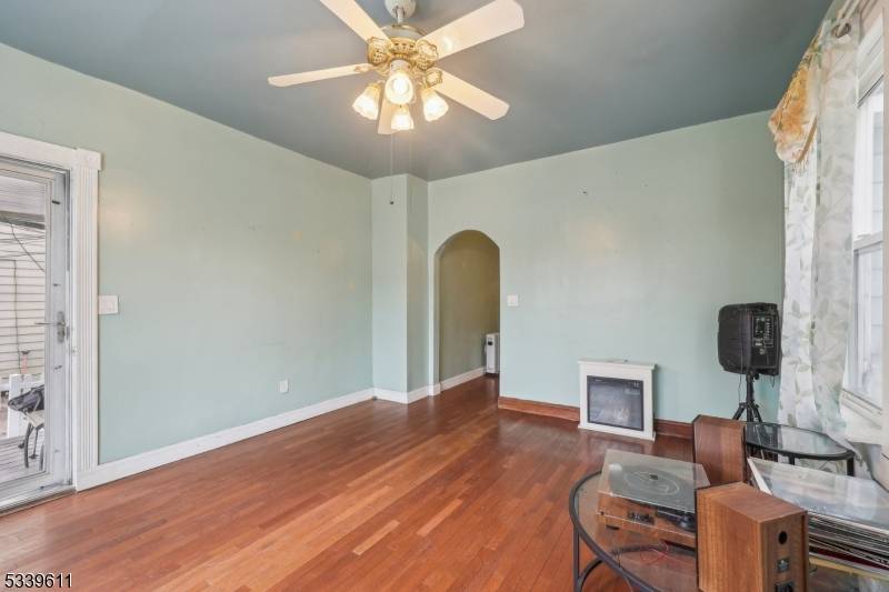 Paterson City, NJ 07522,103 N 4th St