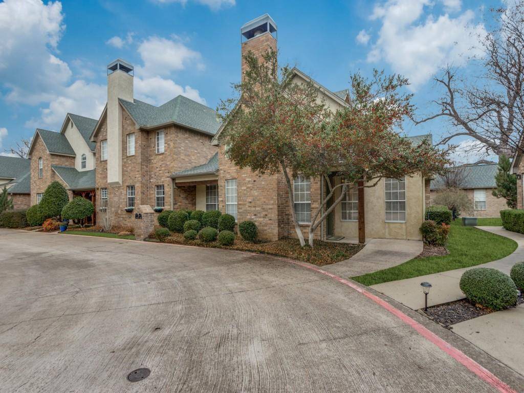 Benbrook, TX 76132,5863 Pecan