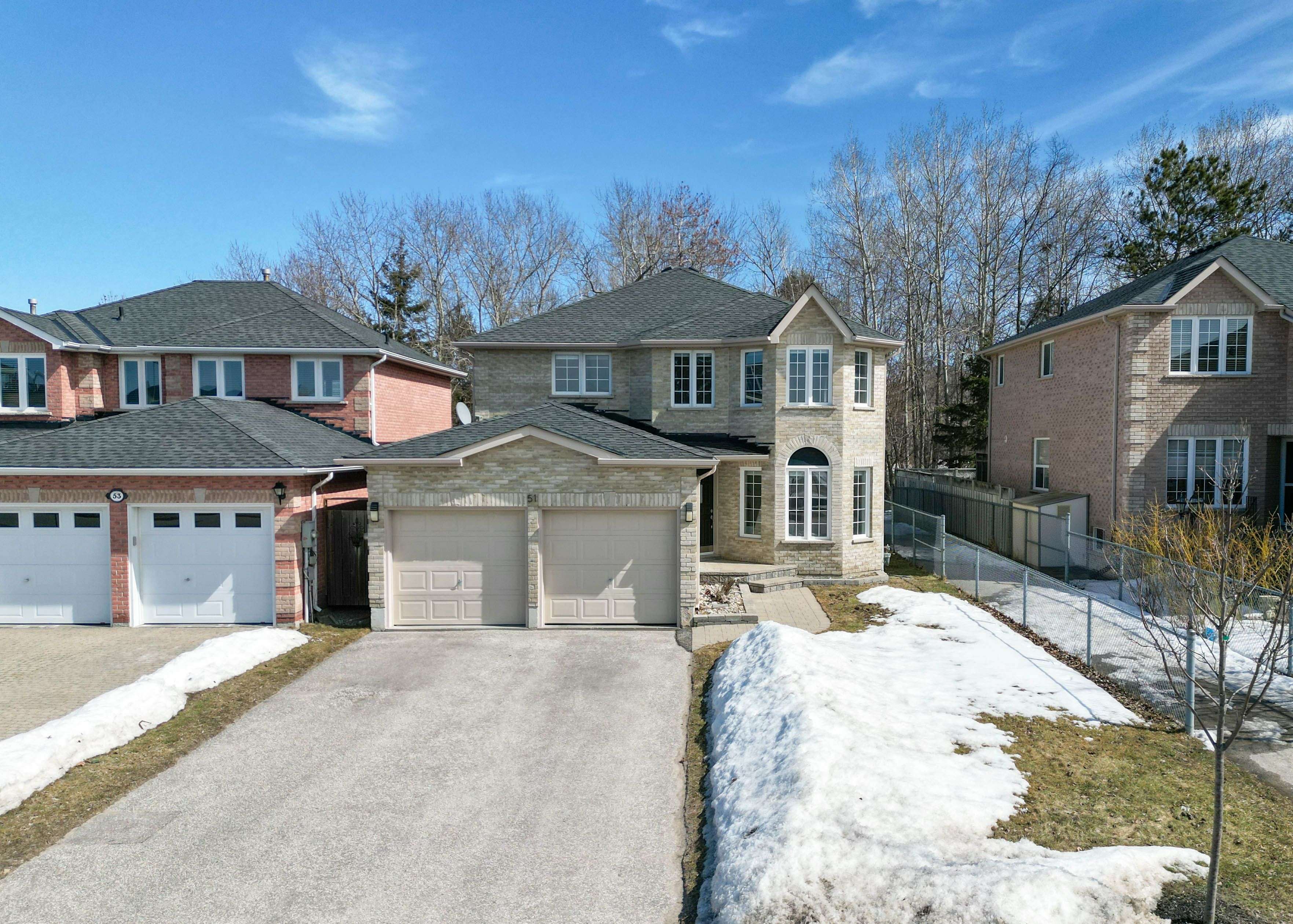 Barrie, ON L4N 0A7,51 Hawkins DR