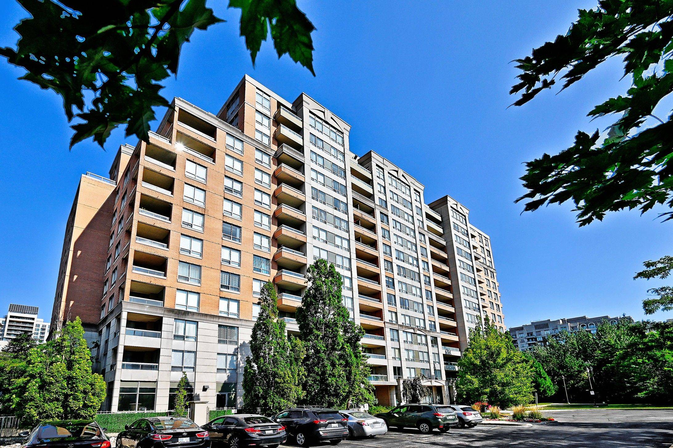 Richmond Hill, ON L4B 4L8,29 Northern Heights DR #207