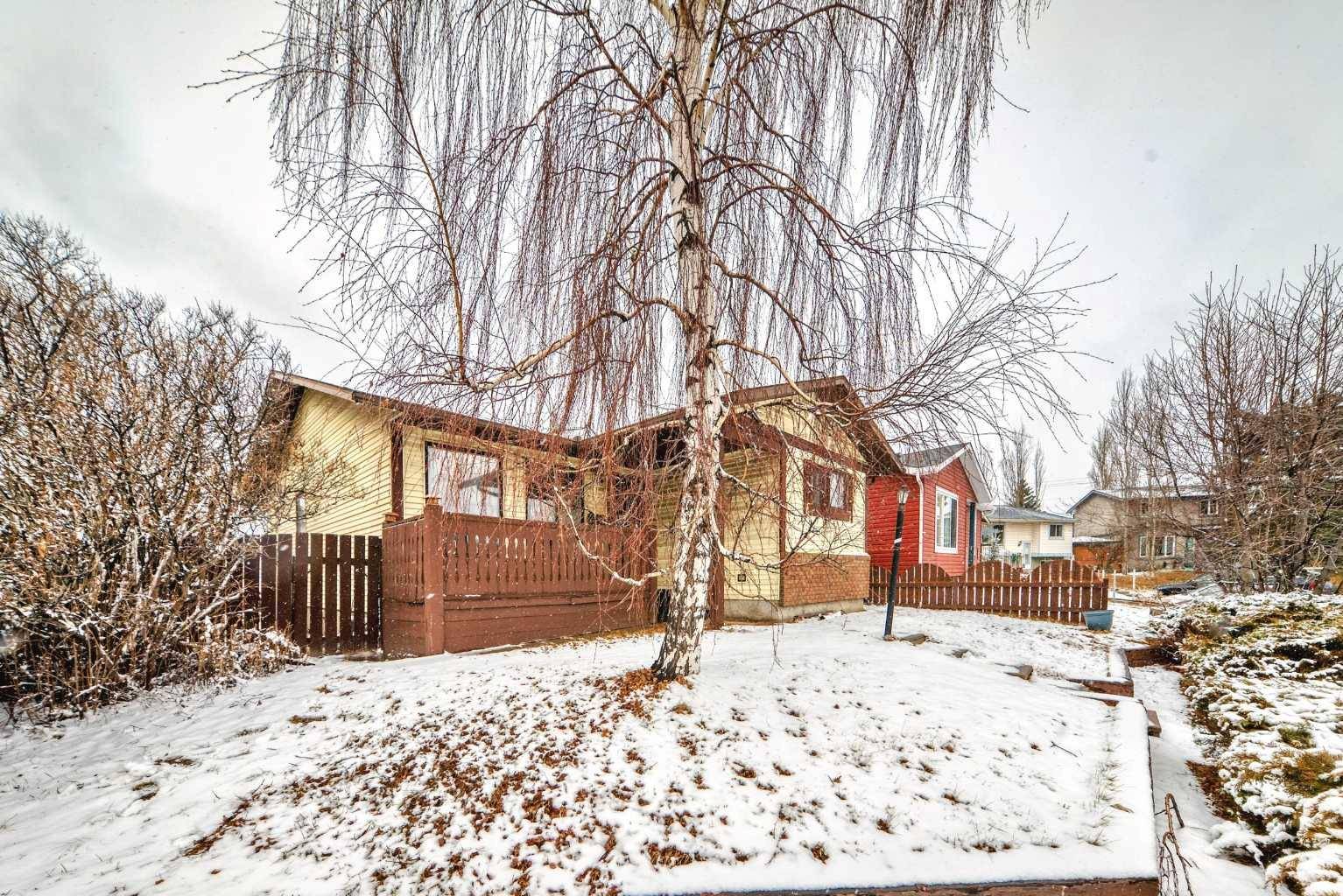 Calgary, AB T3J 1X4,128 Castledale CRES NE