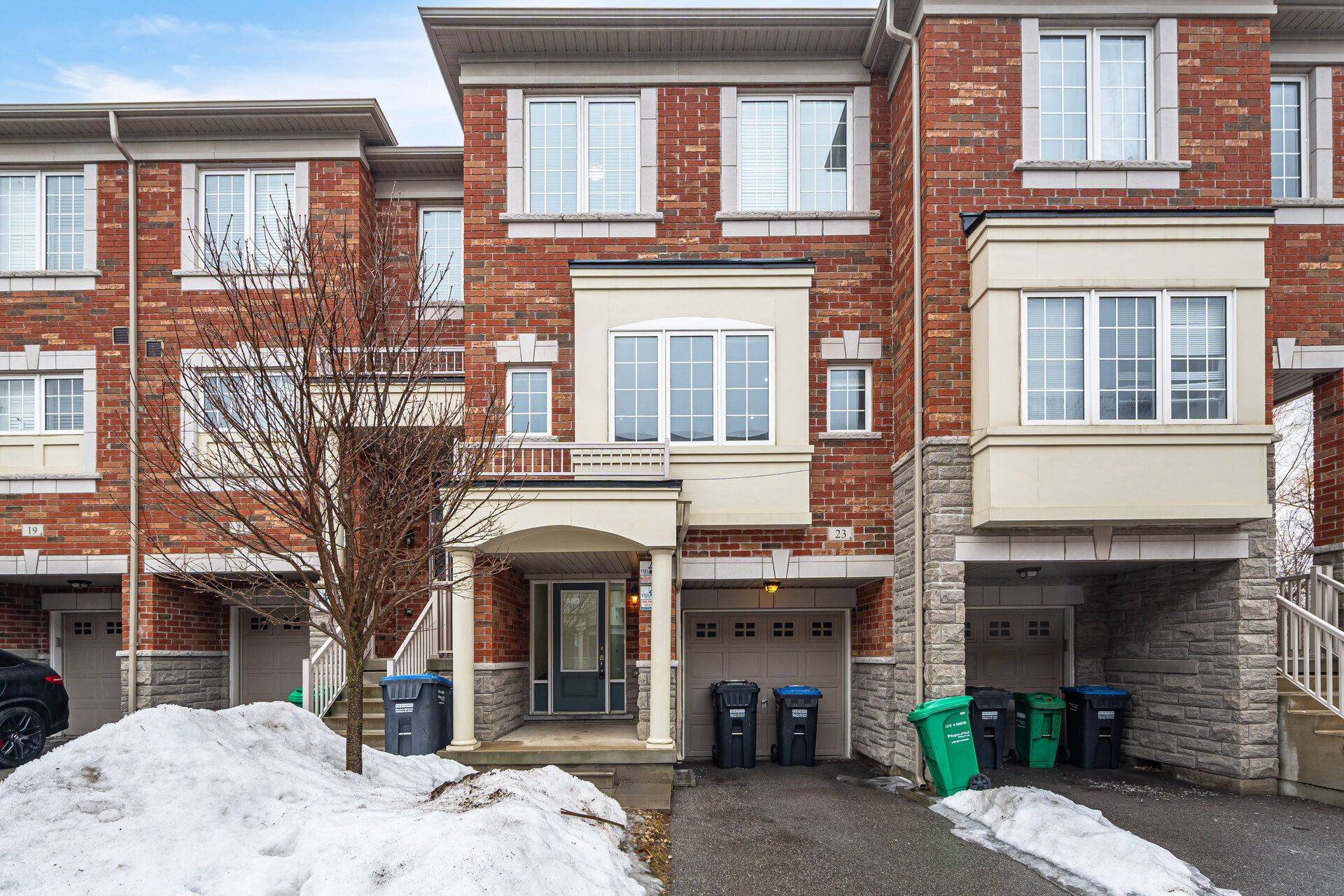 Brampton, ON L6Y 6E6,23 Abercove Close