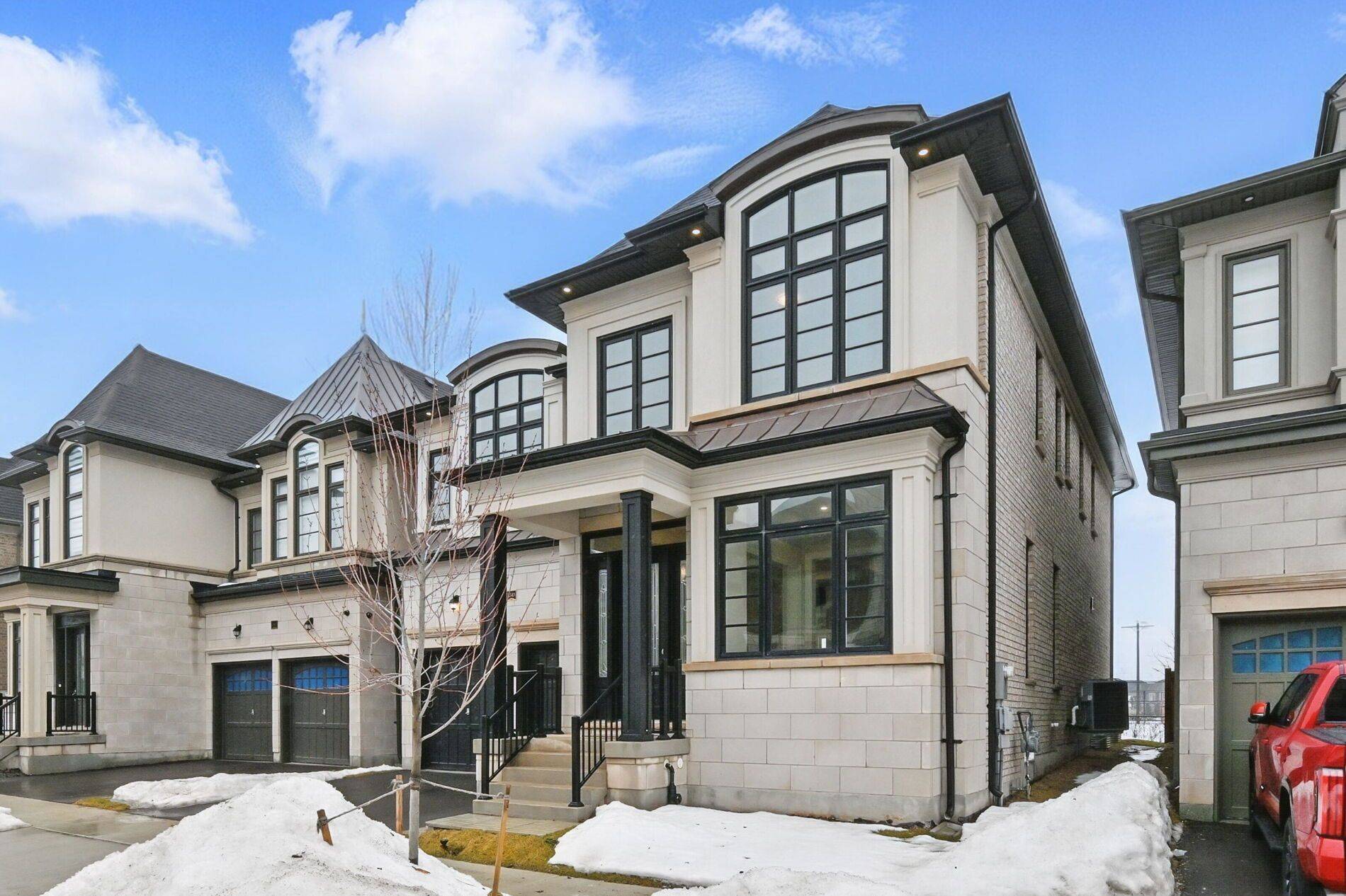 Oakville, ON L6M 5M7,2343 Edward Leaver TRL