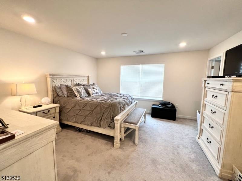 Morris Twp., NJ 07960,6 Colgate Dr