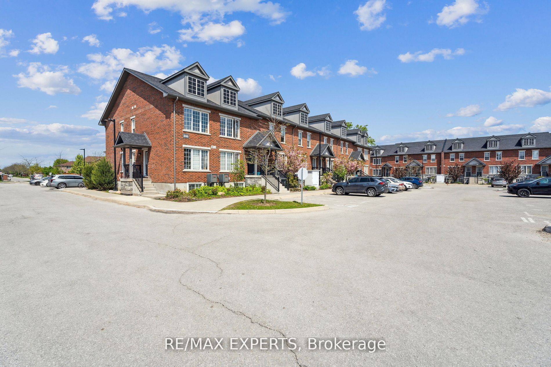 Barrie, ON L4M 7C2,246 Penetanguishene RD #13