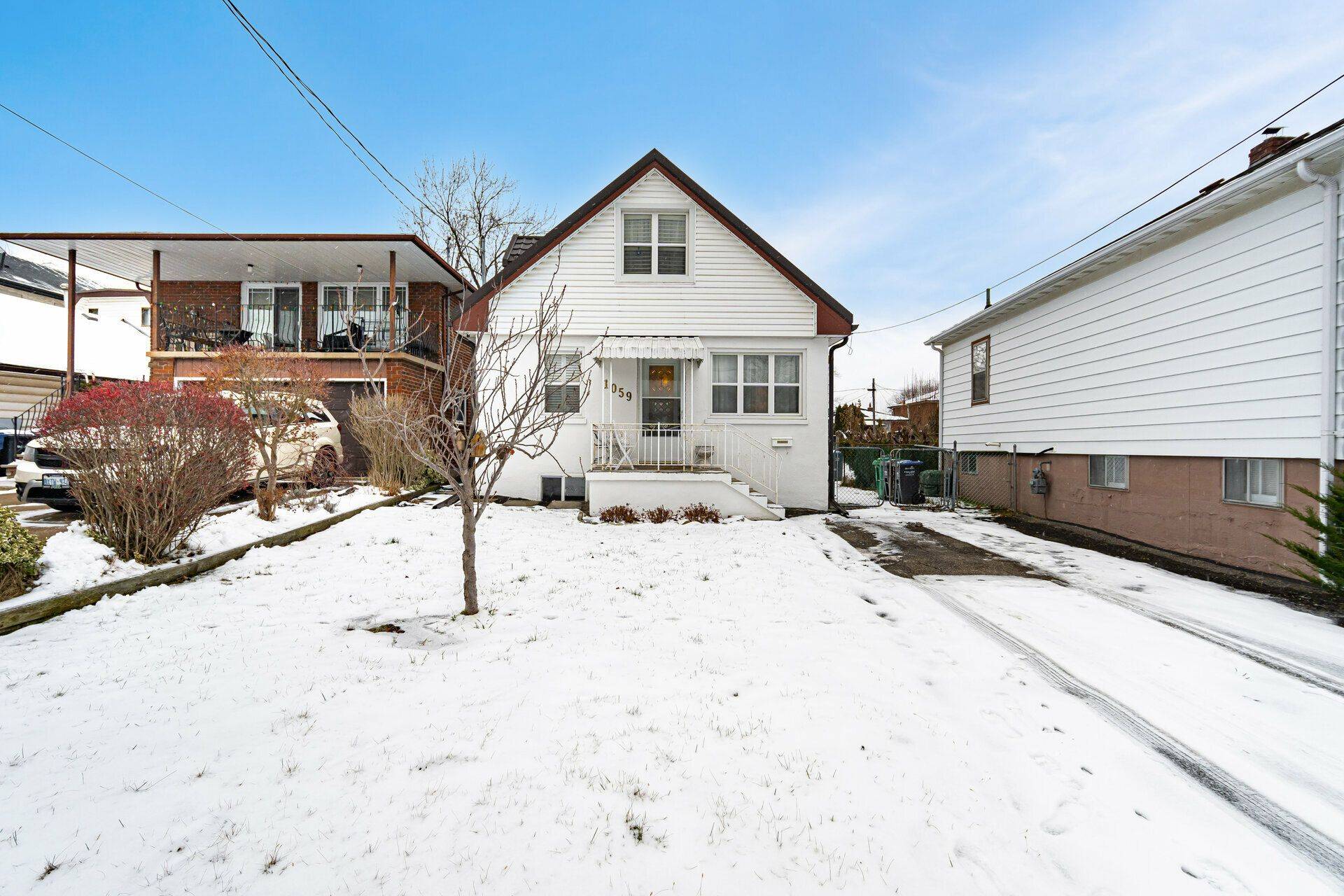 Mississauga, ON L5E 1X5,1059 Westmount AVE