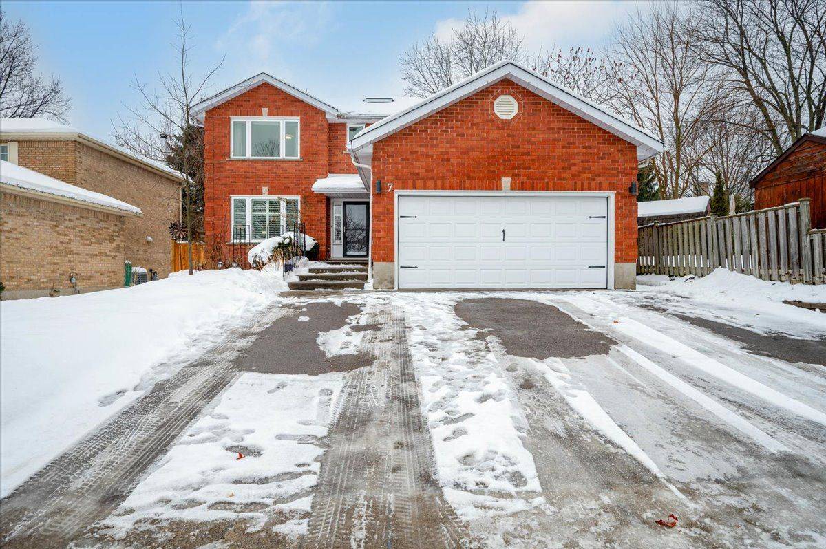 Kitchener, ON N2A 3C2,7 Chandos DR