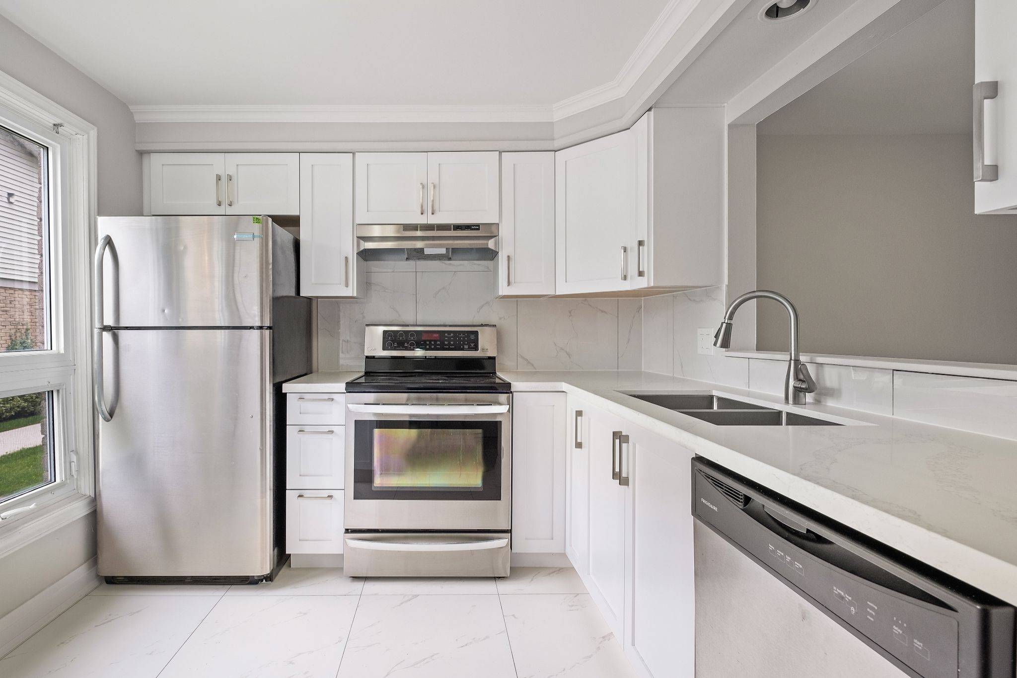 Niagara Falls, ON L2J 3W9,6767 Thorold Stone RD #58