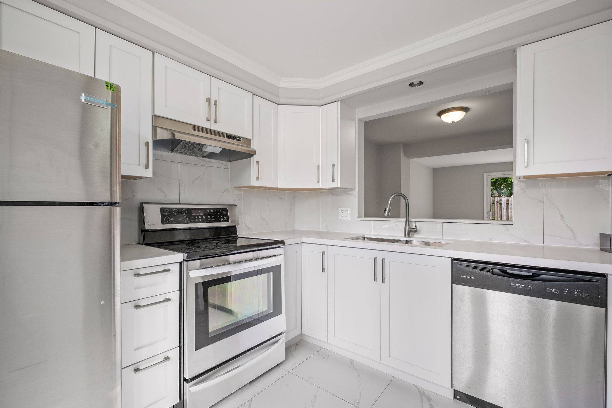 Niagara Falls, ON L2J 3W9,6767 Thorold Stone RD #58