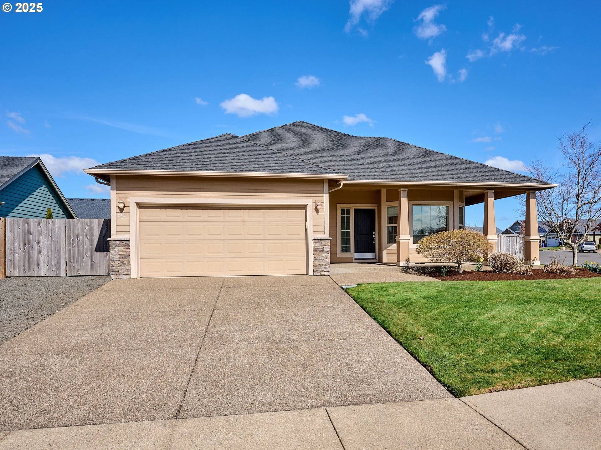 Molalla, OR 97038,753 MEADOWLAWN PL