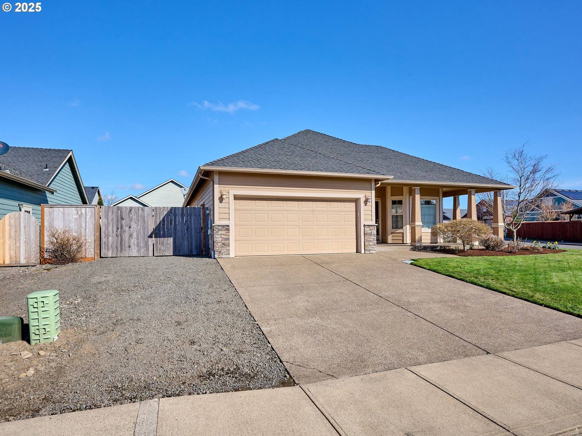 Molalla, OR 97038,753 MEADOWLAWN PL