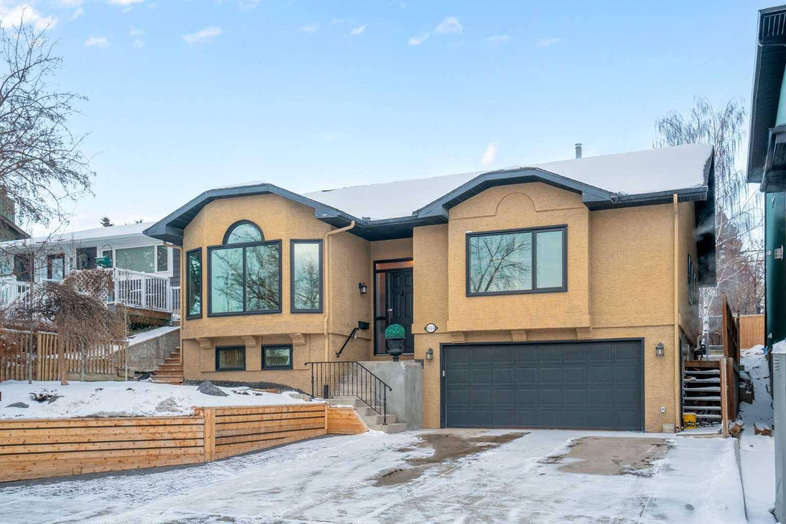 Calgary, AB T3B1E5,4744 Montalban DR NW