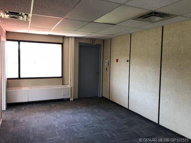 Peace River, AB T8S 1S6,10011 102 AVE #207