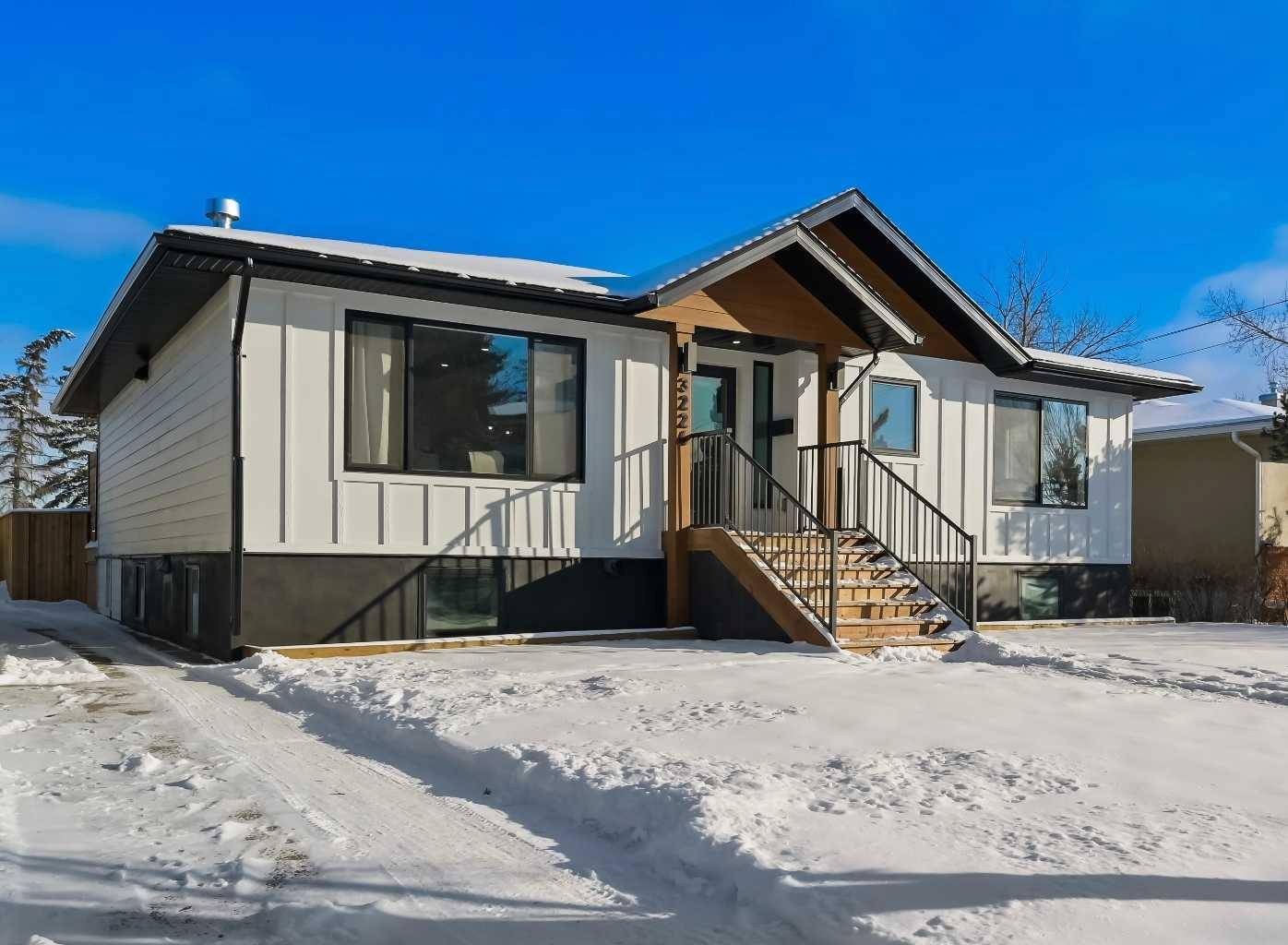 Calgary, AB T3E1W7,3224 24A ST SW