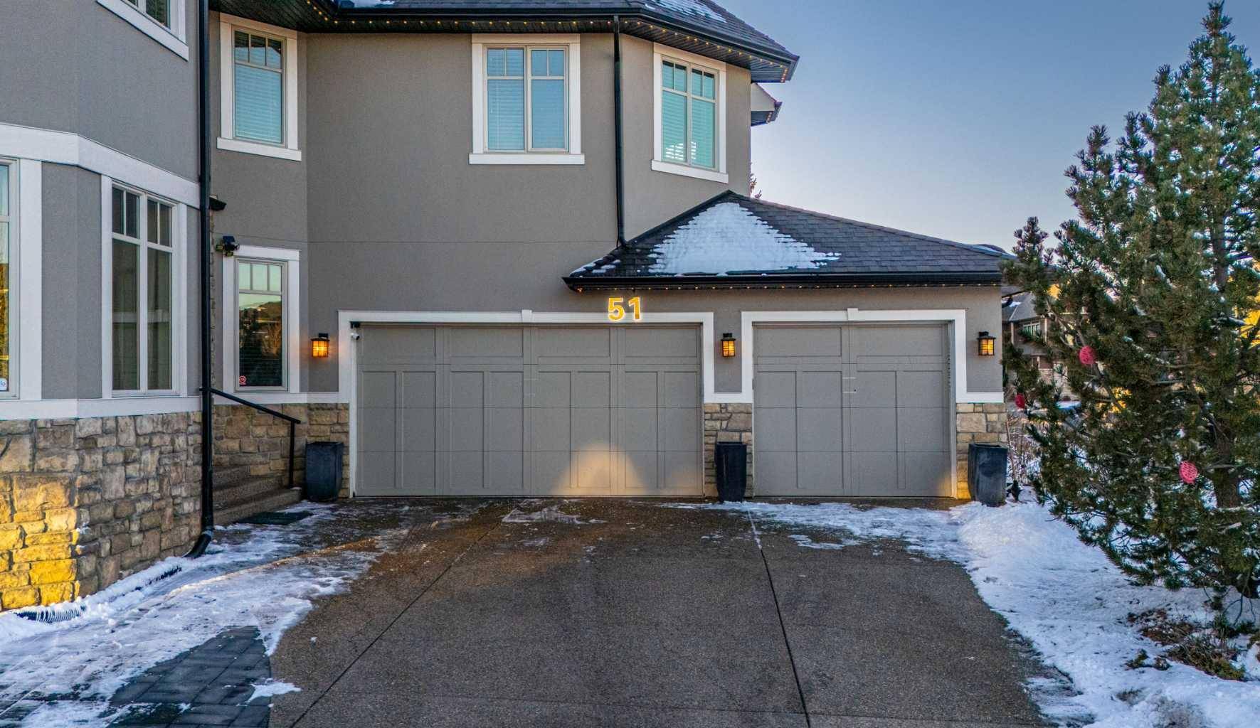 Calgary, AB T3H 4E2,51 Wentworth HL SW