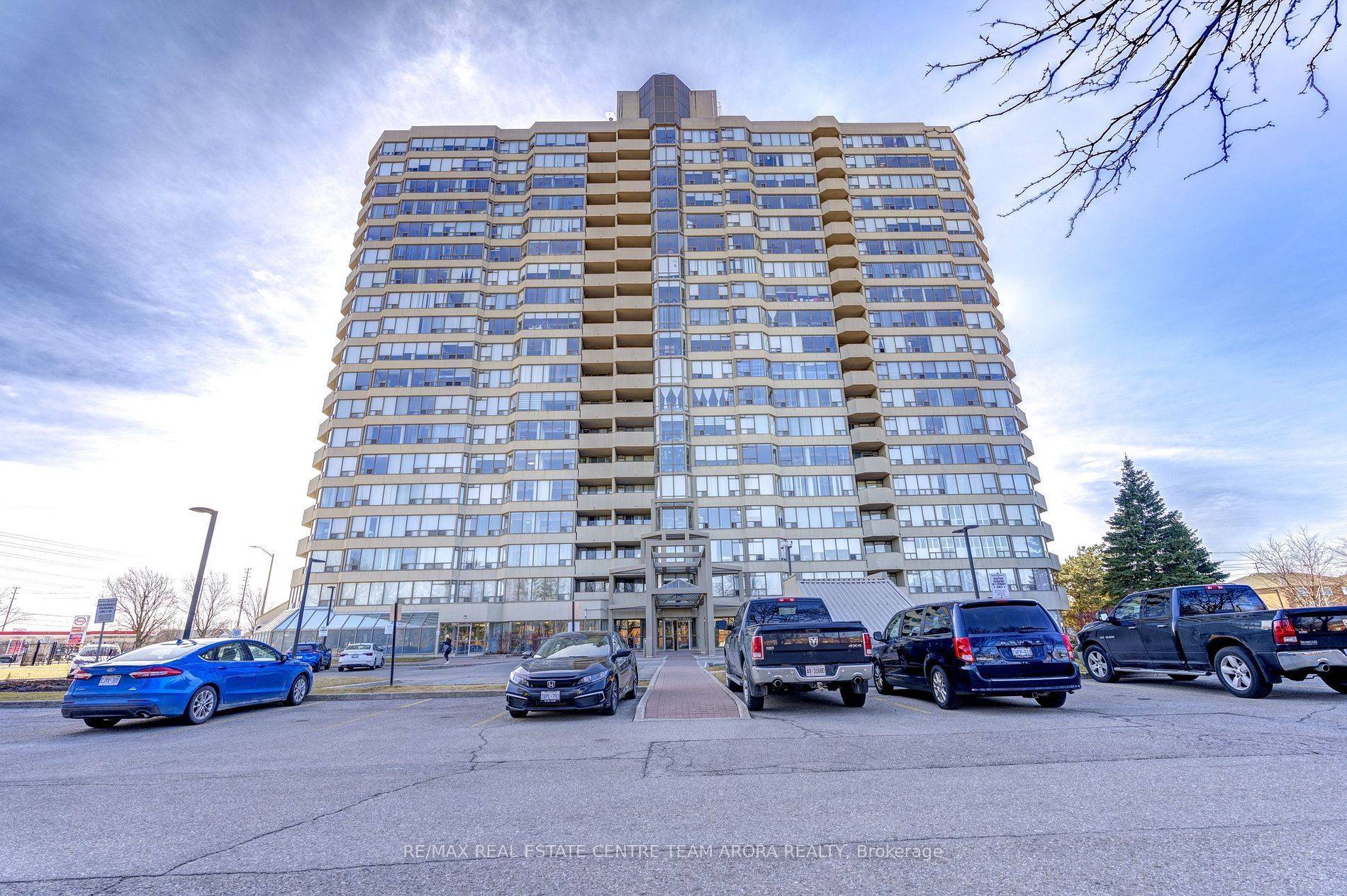 Mississauga, ON L5R 3G8,700 Constellation DR #607