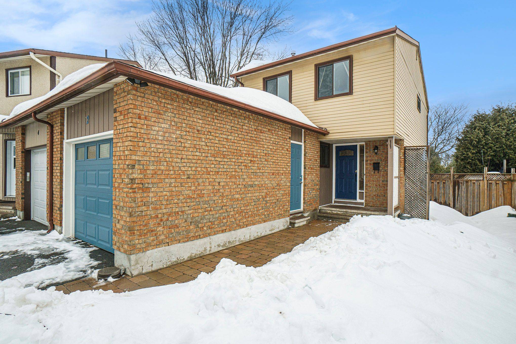 Barrhaven, ON K2J 2B2,2 Berkshire WAY