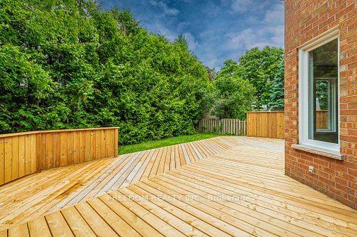 Orillia, ON L3V 7R8,94 Lewis DR