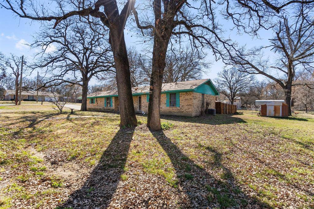 Kemp, TX 75143,15950 Cherokee Trail