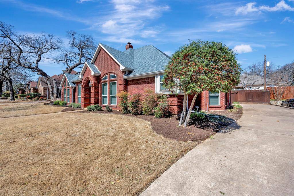 Grapevine, TX 76051,2942 Woodland Hills Drive