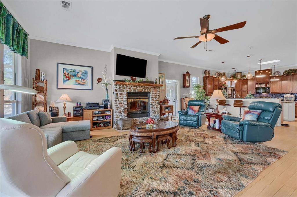 Lake Kiowa, TX 76240,202 Kiowa Drive E