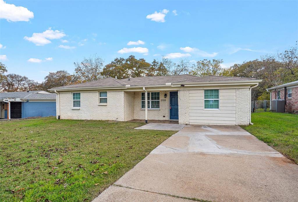 Lake Worth, TX 76135,3709 Delaware Trail