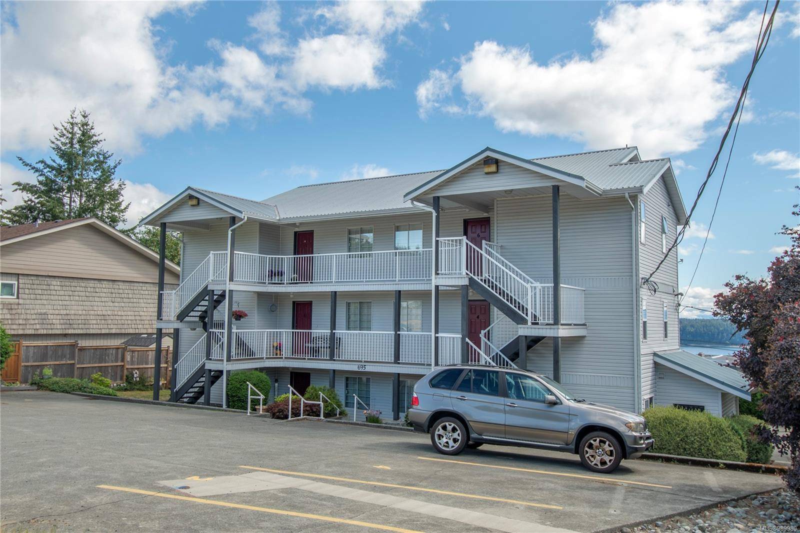 Campbell River, BC V9W 2A7,695 Upland Dr #5