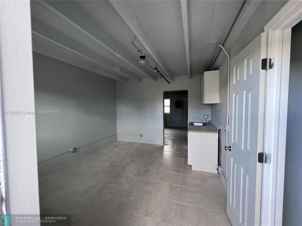 Pahokee, FL 33476,354 Rardin Ave  #18