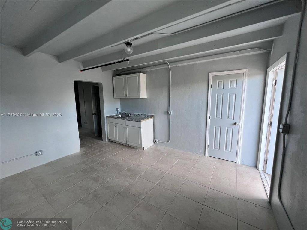 Pahokee, FL 33476,354 Rardin Ave  #18