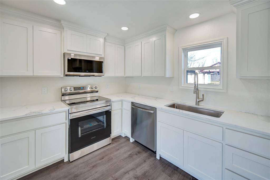 Jacksboro, TX 76458,402 W College