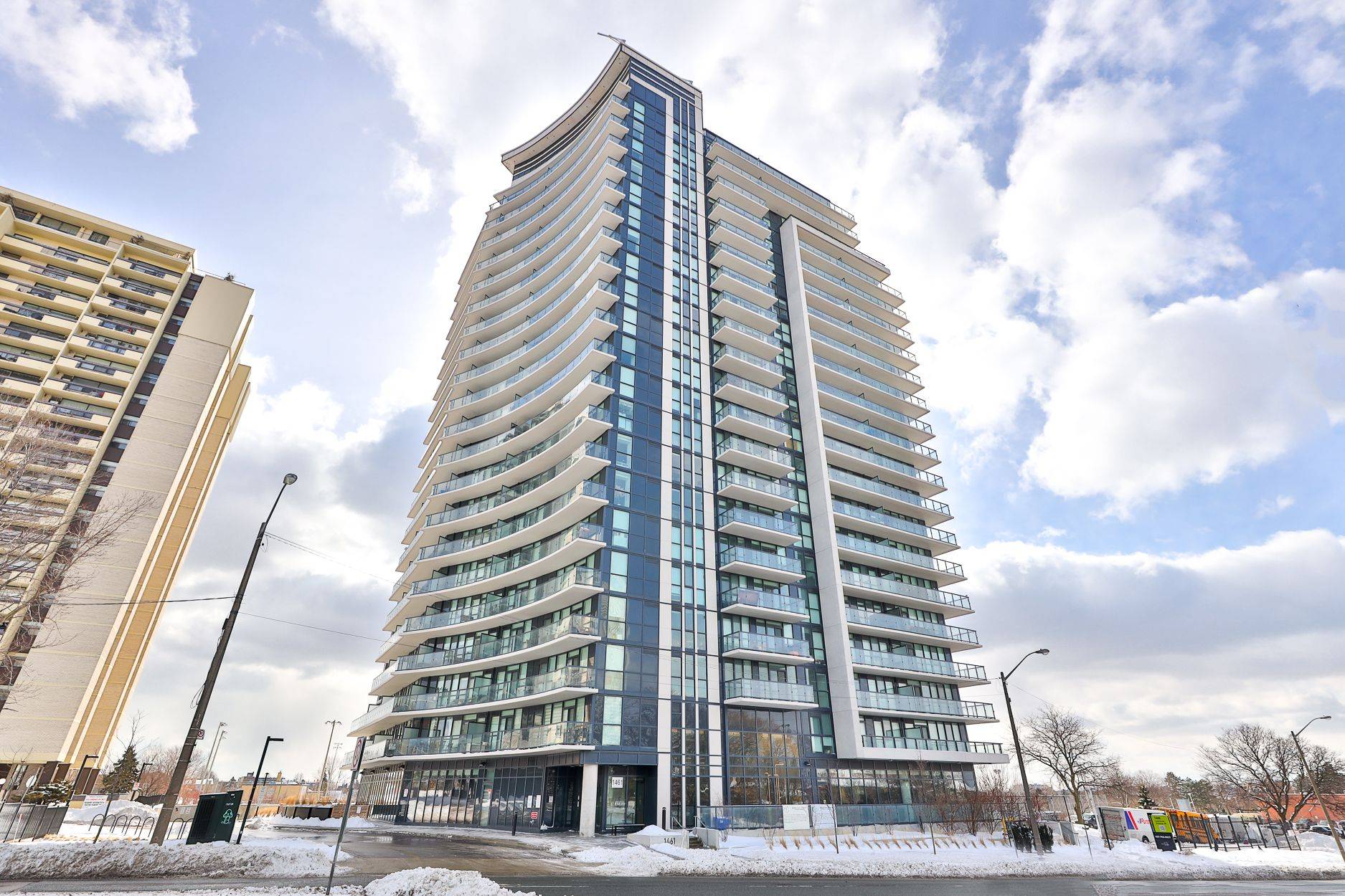 Toronto W04, ON M6L 0A6,1461 Lawrence AVE W #2109